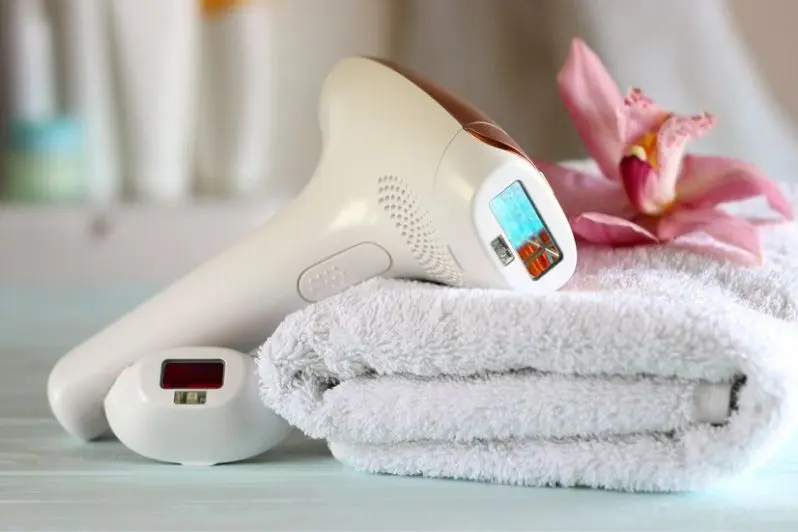 كيفية ازالة شعر الوجه بالليزر المنزلي​